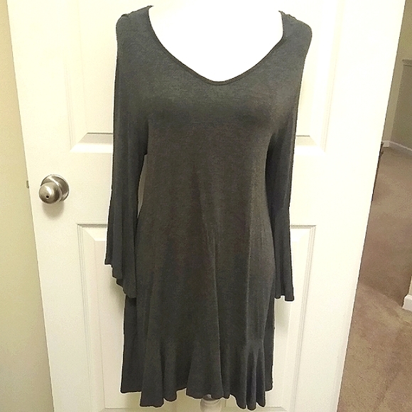 12PM by MON AMI bell sleeve gray knit dress. size Medium - Picture 5 of 5